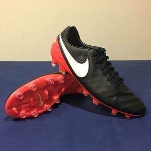 Nike Tiempo Legacy II Cleats Size 9